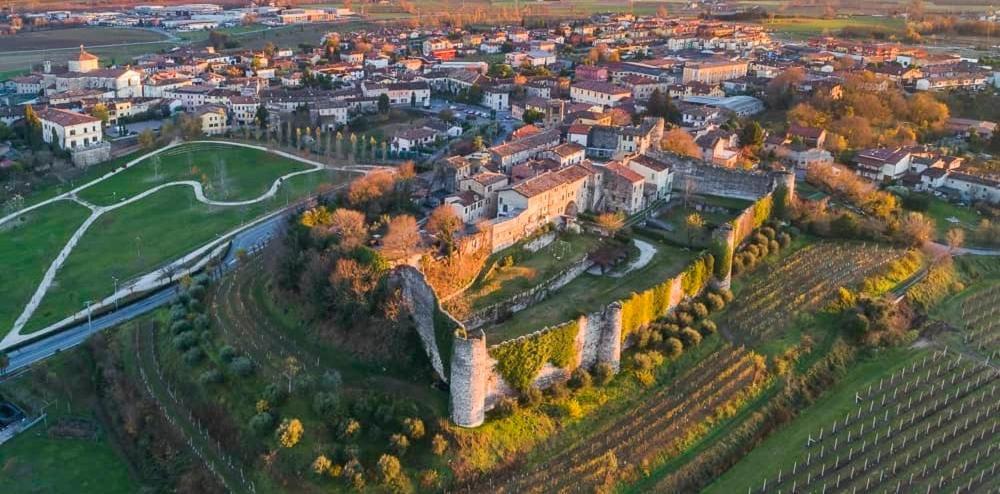 Апартаменты Thomas' Castle Поццоленго Экстерьер фото